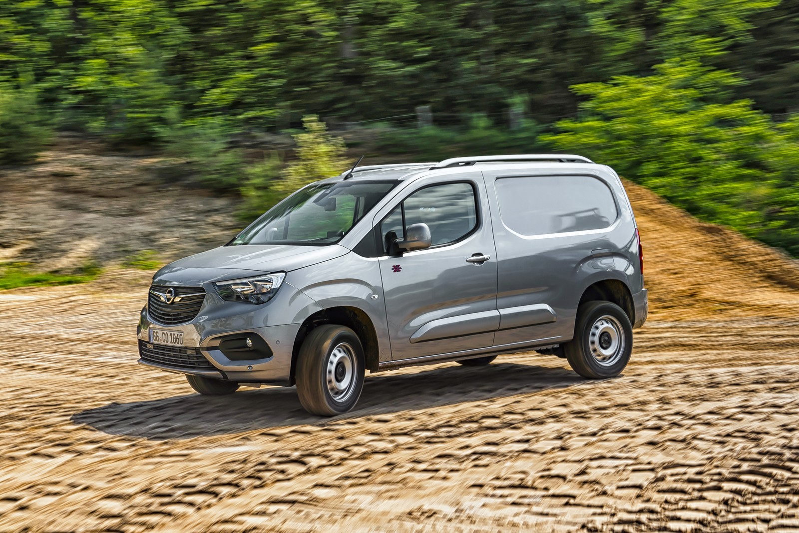 2020 - OPEL COMBO CARGO & VIVARO 4X4 BY DANGEL, foto 4