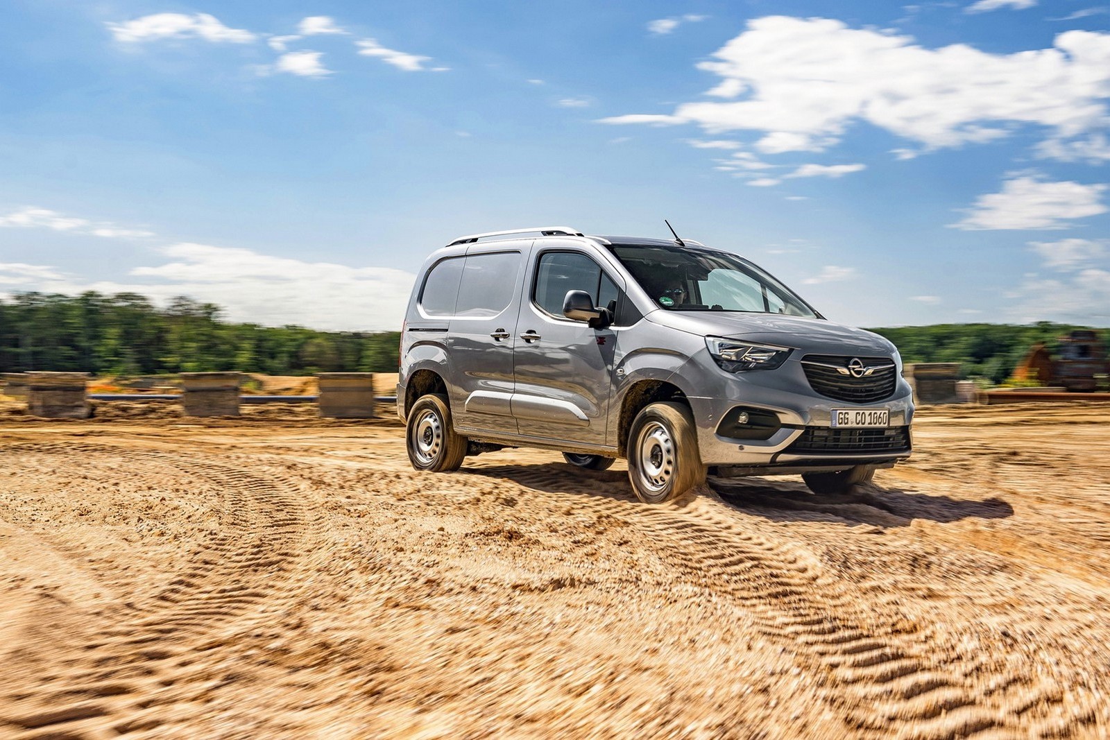 2020 - OPEL COMBO CARGO & VIVARO 4X4 BY DANGEL, foto 5