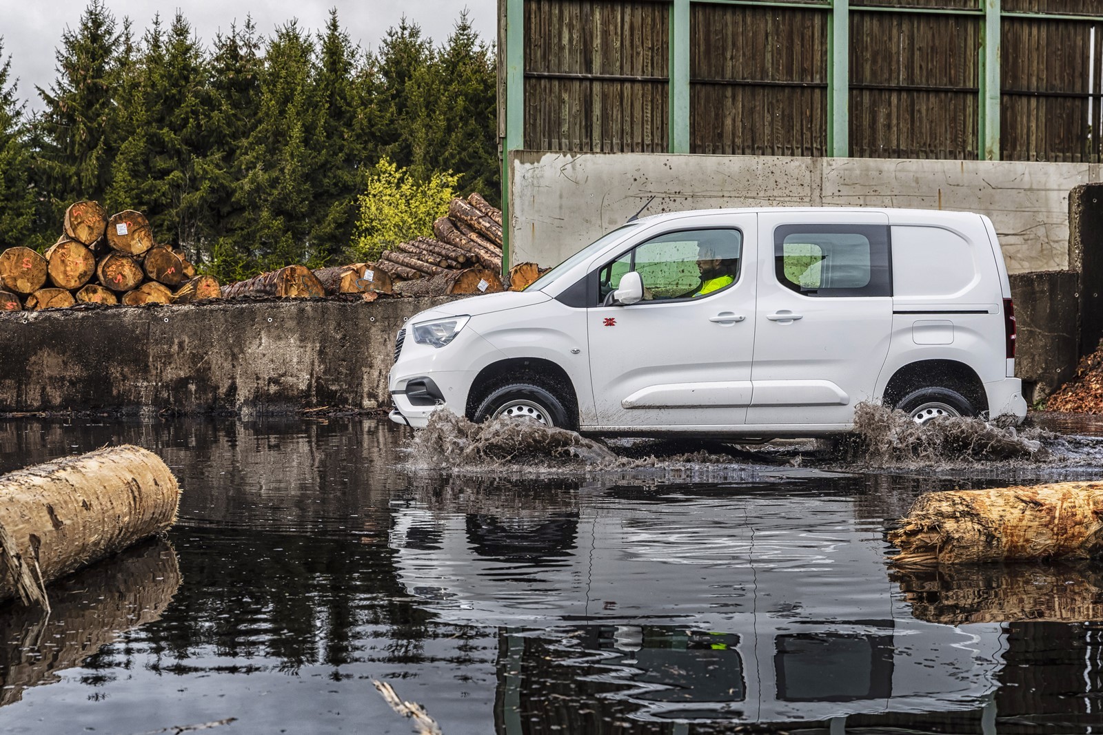 2020 - OPEL COMBO CARGO & VIVARO 4X4 BY DANGEL, foto 17