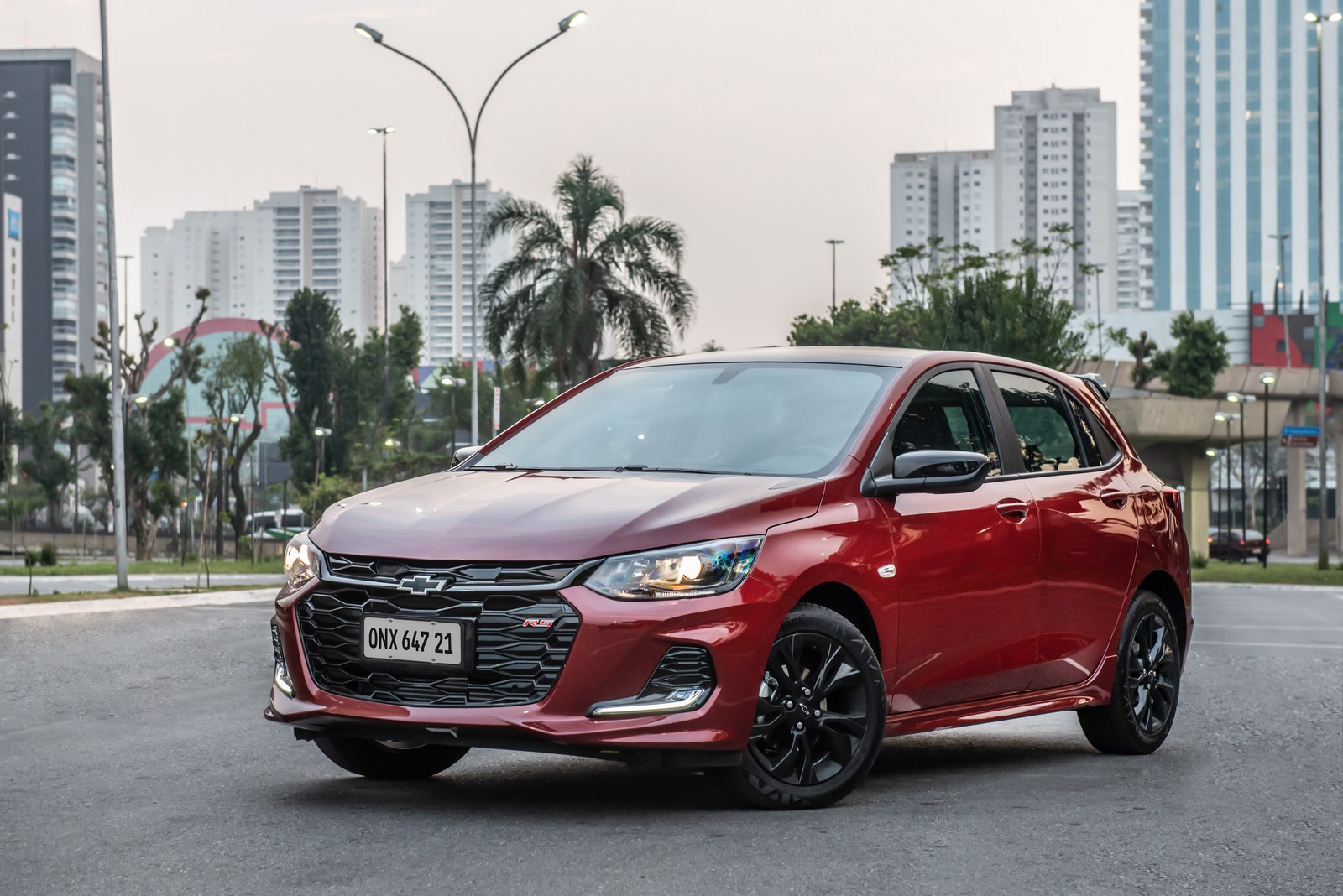 2021 - CHEVROLET ONIX RS, foto 1