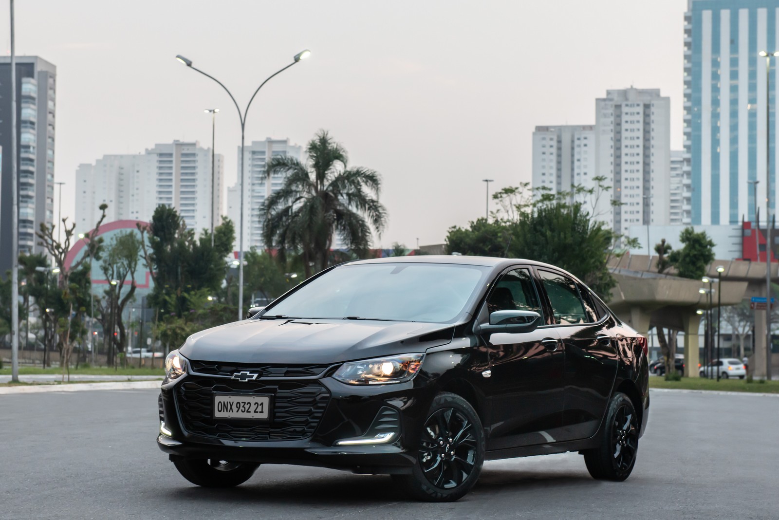 CHEVROLET ONIX PLUS MIDNIGHT, foto 1