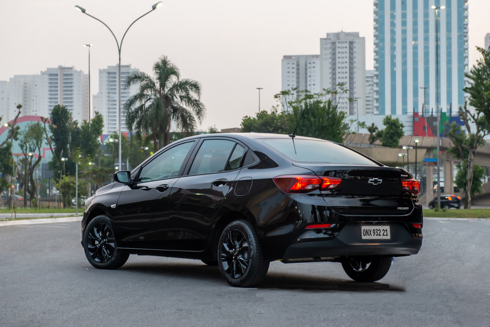 CHEVROLET ONIX PLUS MIDNIGHT, foto 2