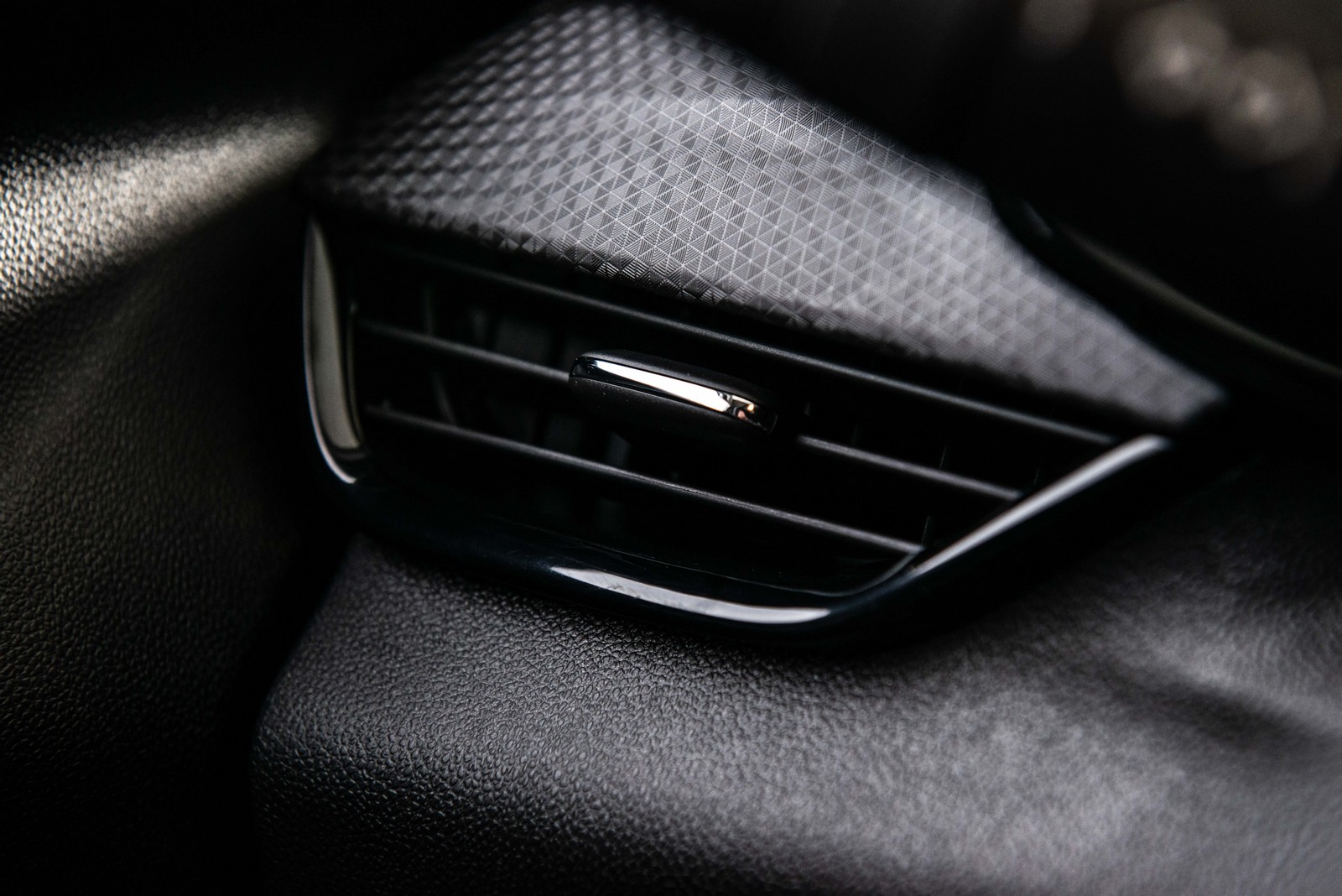 CHEVROLET ONIX PLUS MIDNIGHT, foto 18
