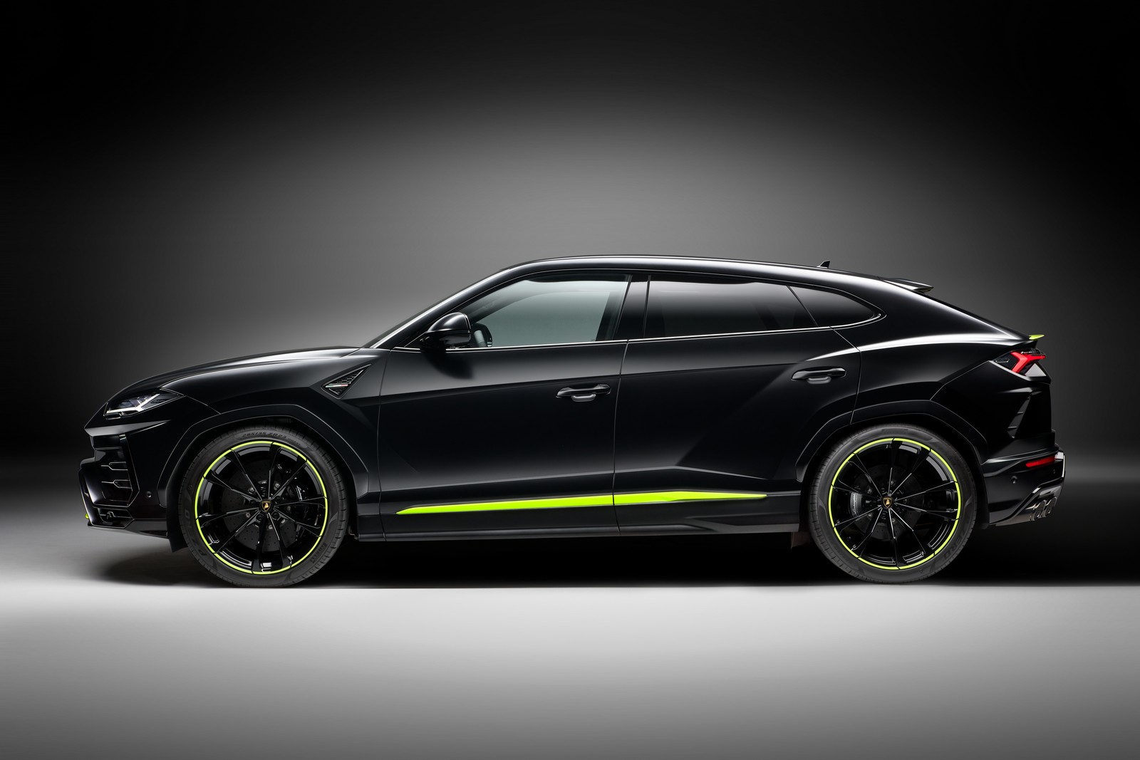 2021 - LAMBORGHINI URUS GRAPHITE CAPSULE, foto 3