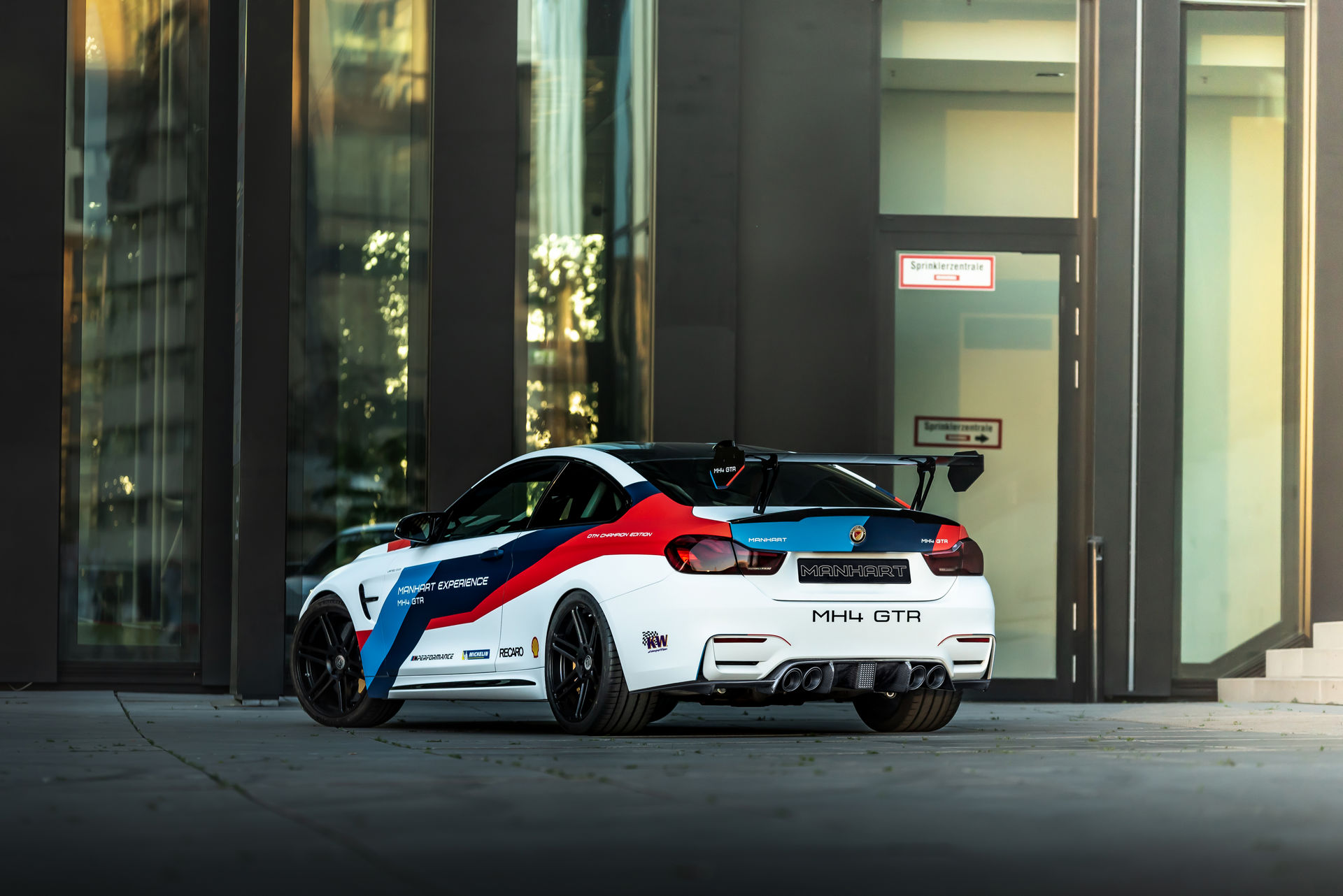 BMW M4 COUPE MH4 GTR BY MANHART, foto 2