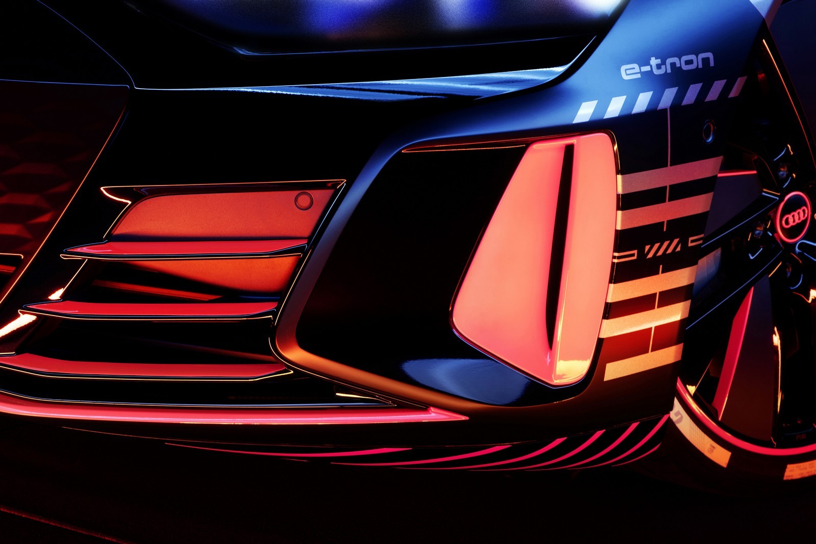 AUDI E-TRON GT TEASER, foto 29