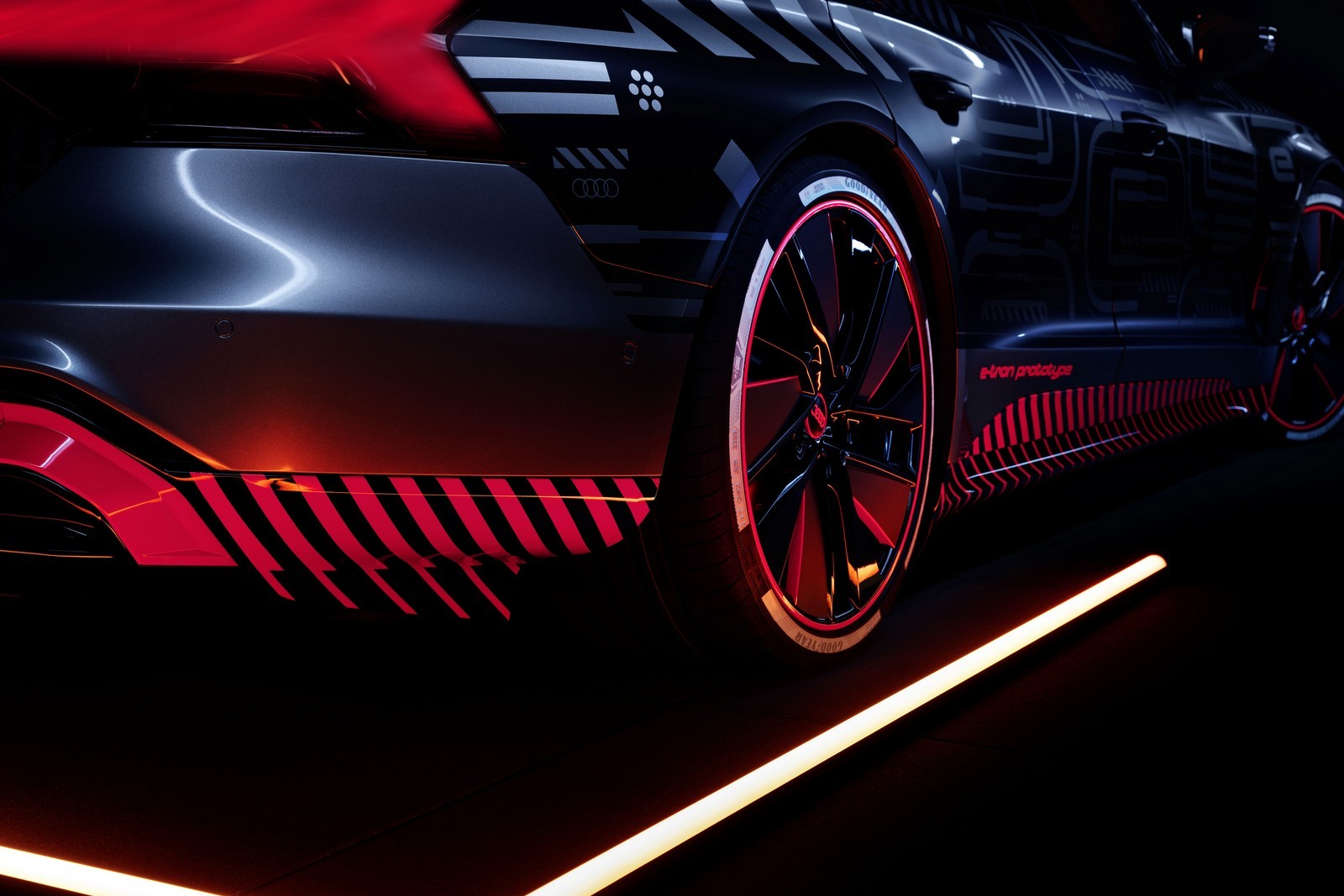 AUDI E-TRON GT TEASER, foto 41