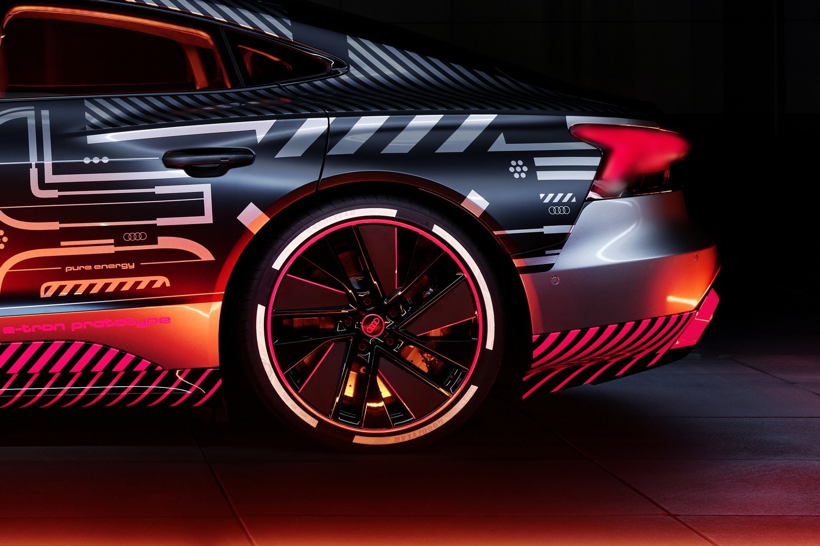 AUDI E-TRON GT TEASER, foto 49