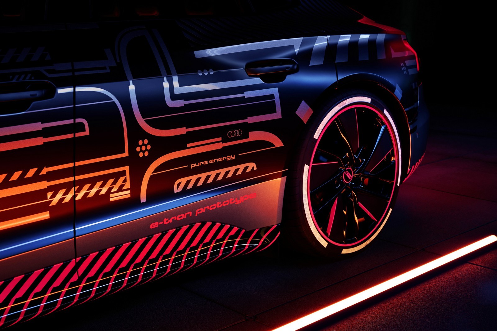AUDI E-TRON GT TEASER, foto 56