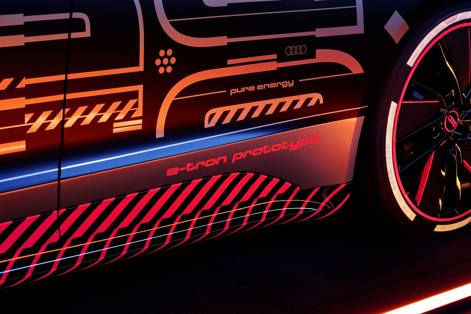 AUDI E-TRON GT TEASER, foto 57