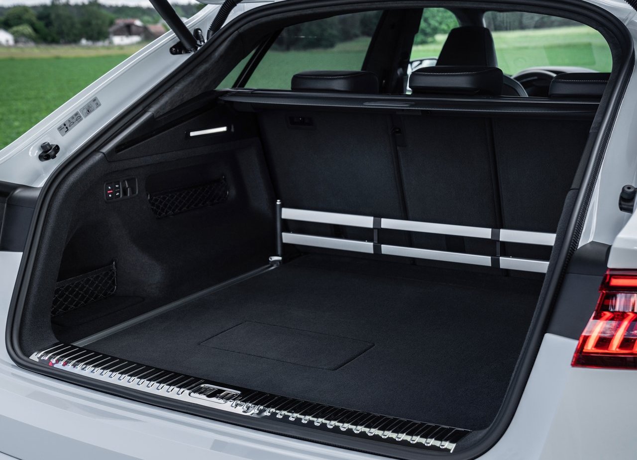 AUDI Q8 TFSIe QUATTRO, foto 22