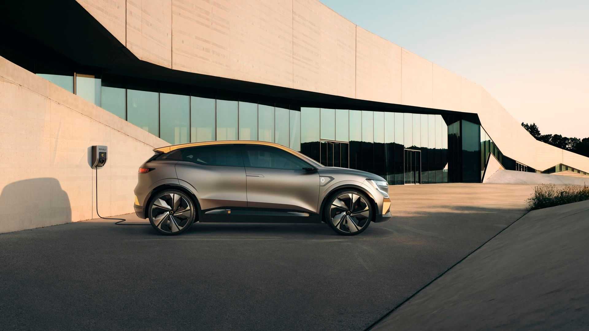 2021 - RENAULT MÉGANE eVISION, foto 10