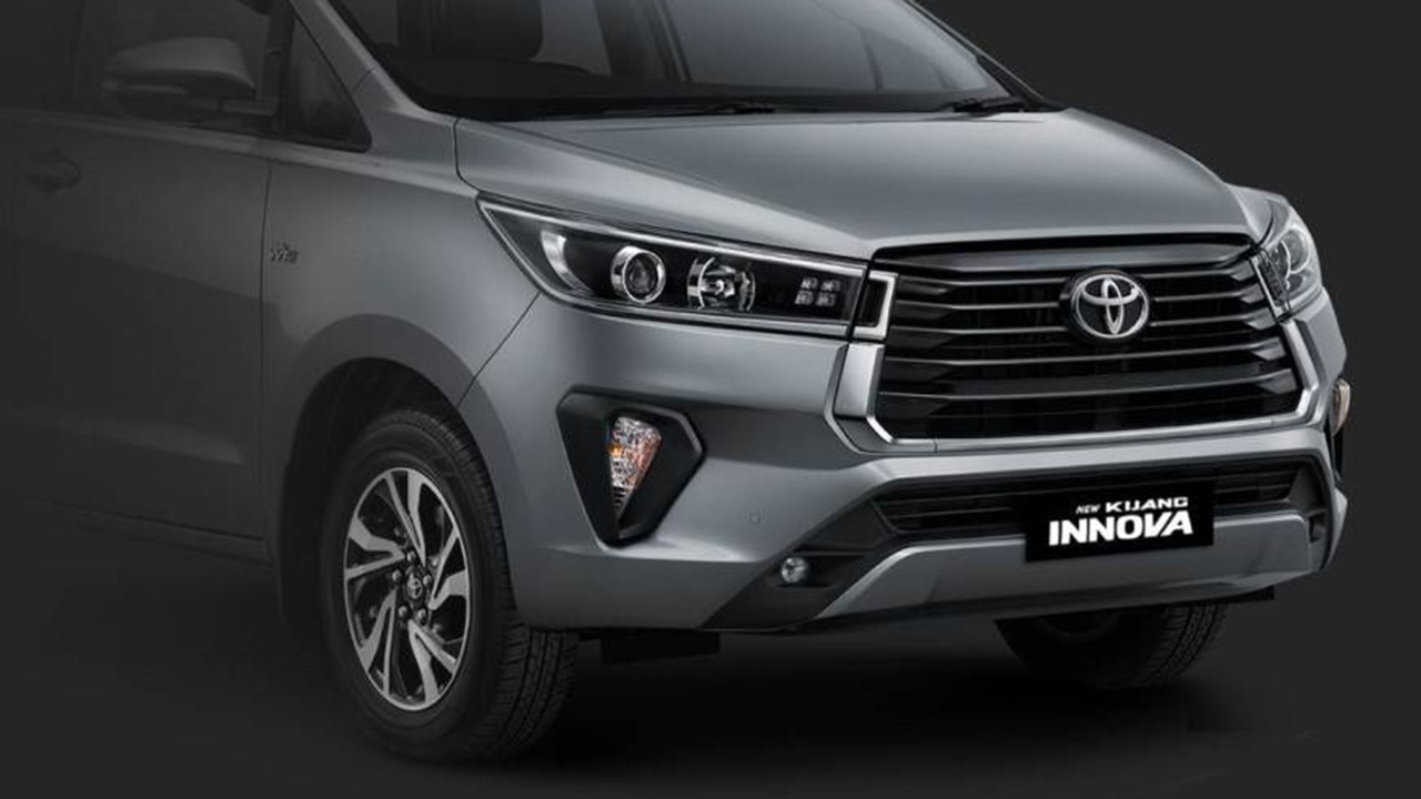 TOYOTA KIJANG INNOVA, foto 2