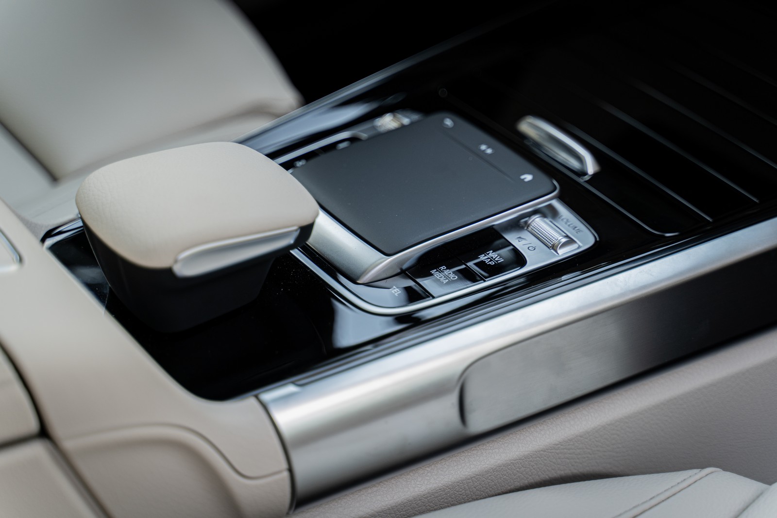 MERCEDES-BENZ GLB 200 LAUNCH EDITION, foto 92