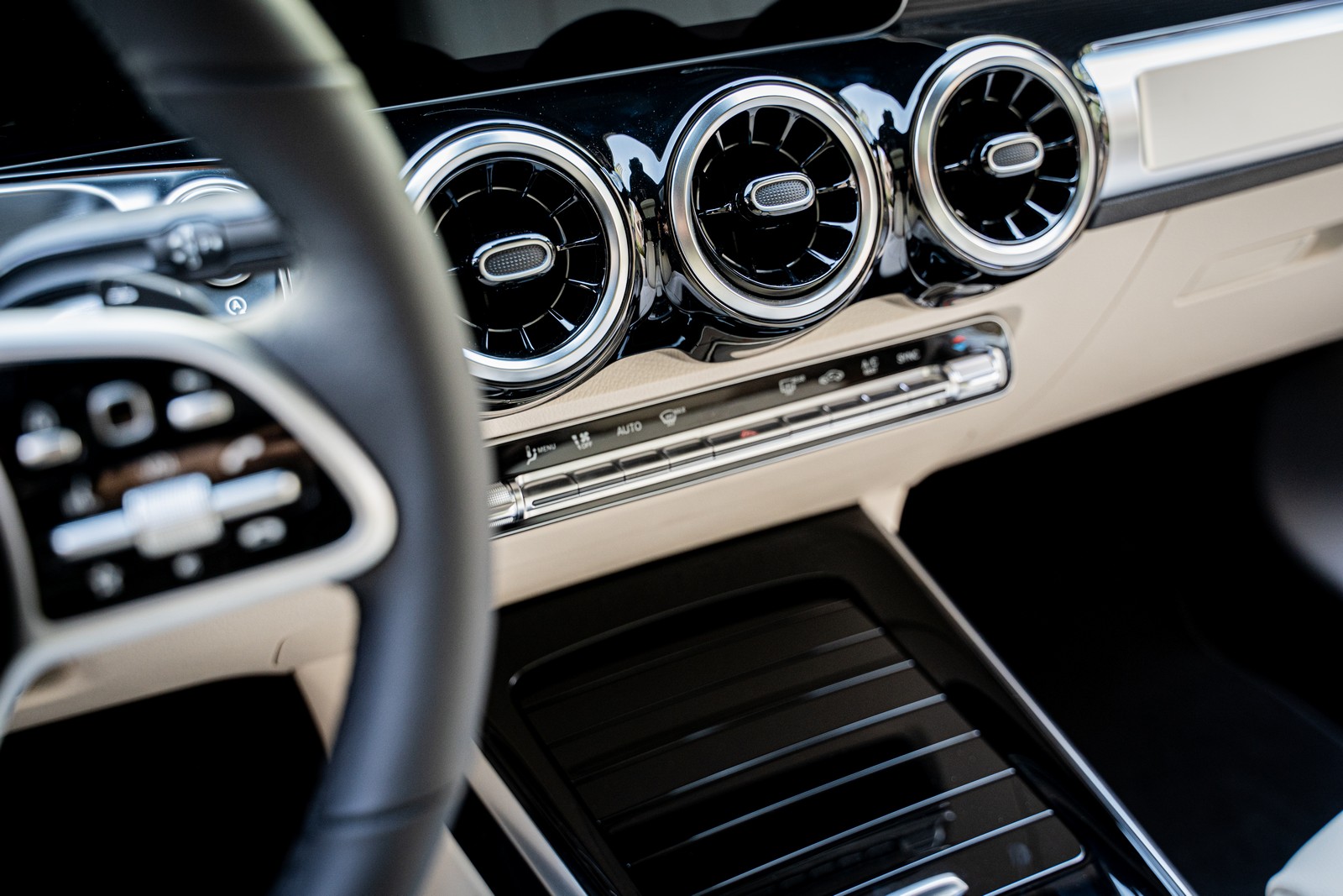 MERCEDES-BENZ GLB 200 LAUNCH EDITION, foto 103