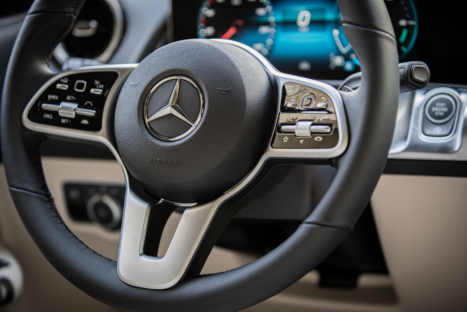 MERCEDES-BENZ GLB 200 LAUNCH EDITION, foto 108