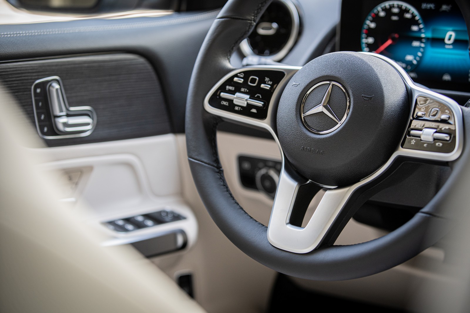 MERCEDES-BENZ GLB 200 LAUNCH EDITION, foto 109