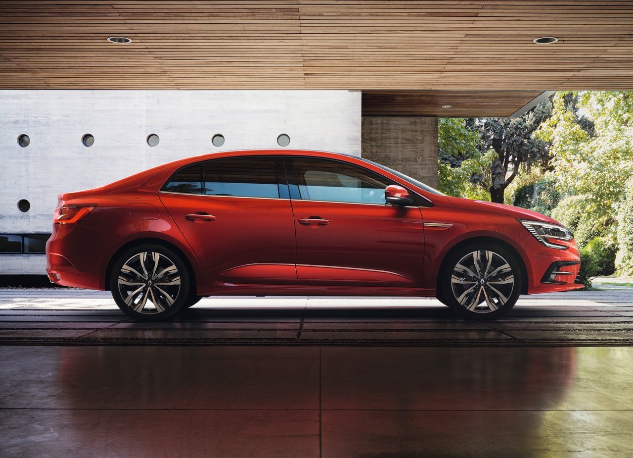 RENAULT MEGANE SEDAN, foto 2