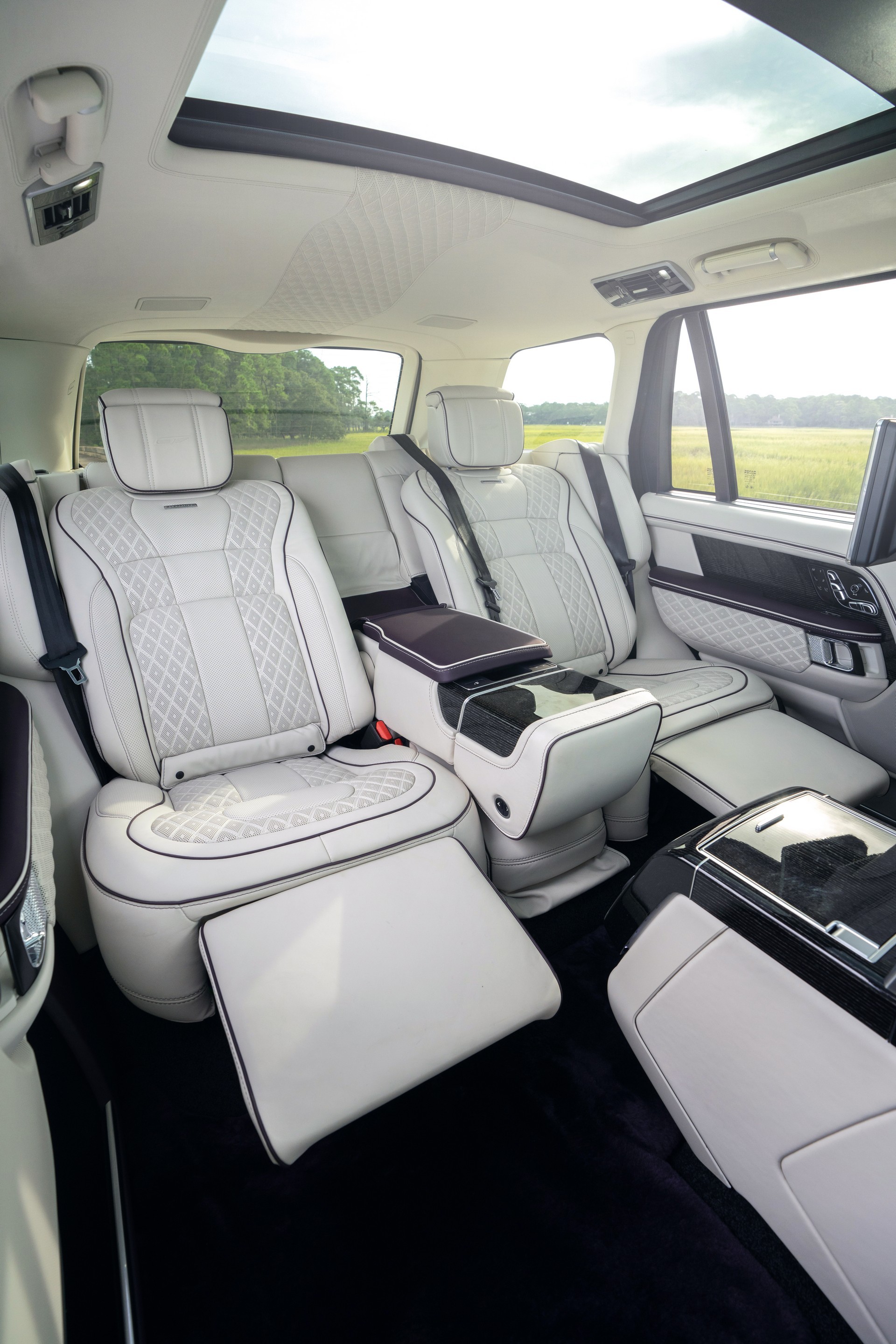 2020 - RANGE ROVER LWB SANDRINGHAM EDITION BY OVERFINCH, foto 14