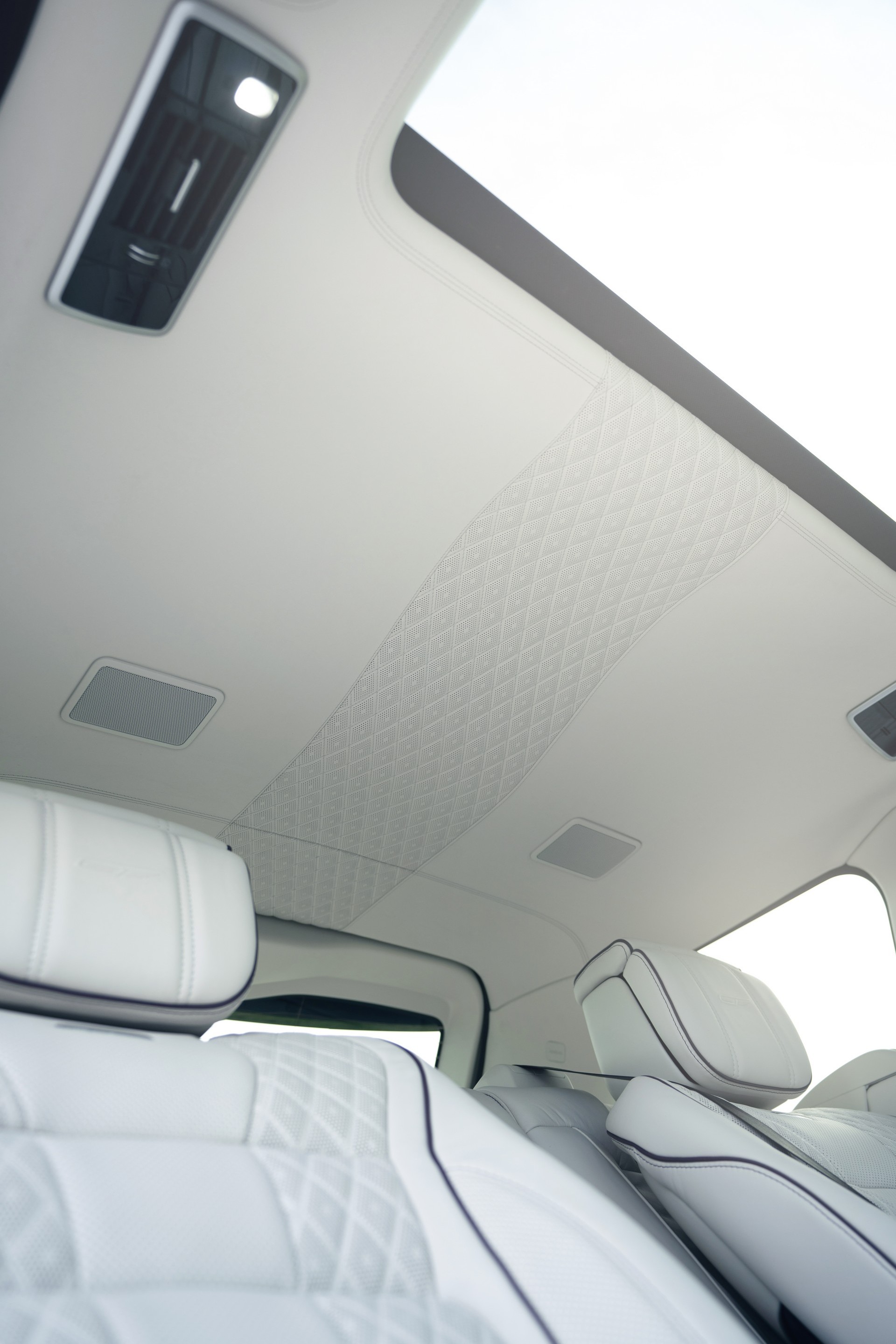 2020 - RANGE ROVER LWB SANDRINGHAM EDITION BY OVERFINCH, foto 16