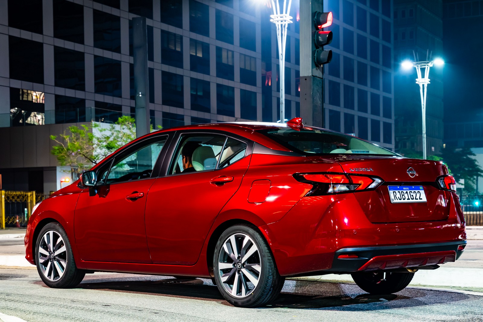 2021 - NISSAN VERSA, foto 2