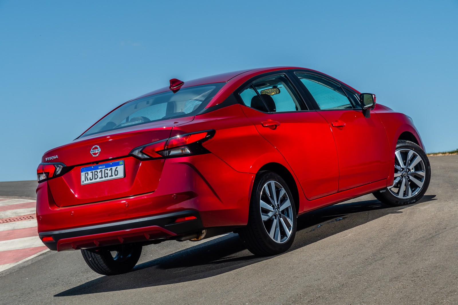 2021 - NISSAN VERSA, foto 13