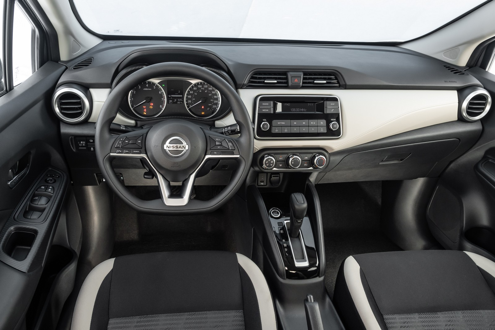 2021 - NISSAN VERSA, foto 81