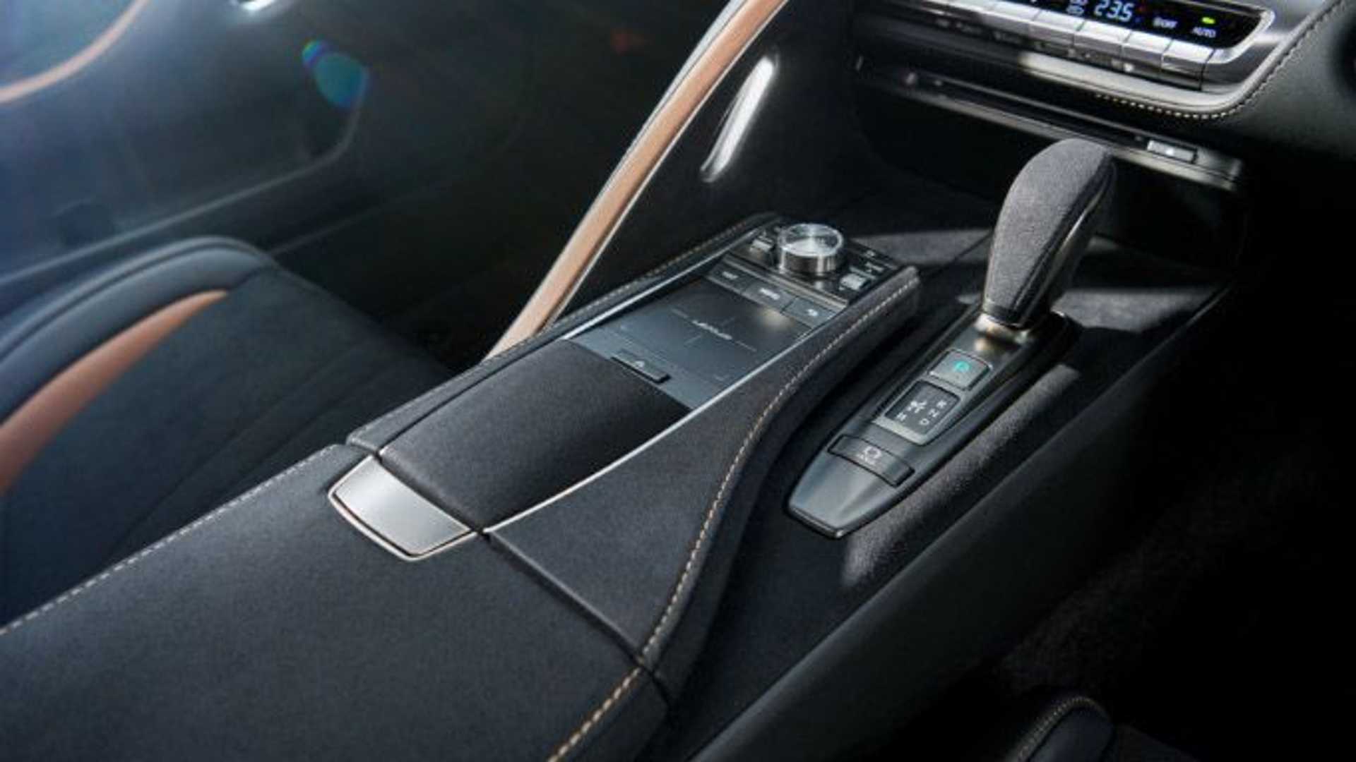 2020 - LEXUS LC AVIATION, foto 12