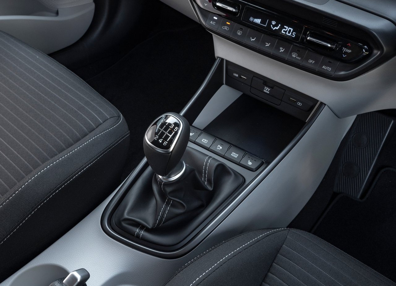 2021 - HYUNDAI i20 UK VERSION, foto 19