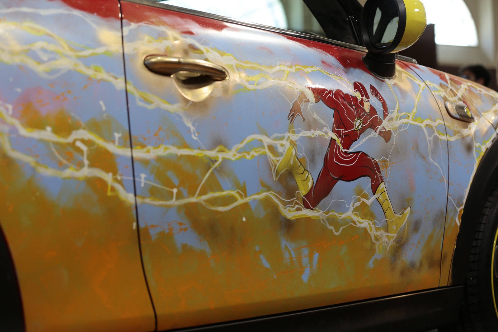 MINI COOPER SE ‘THE FLASH’ TRIBUTE, foto 8