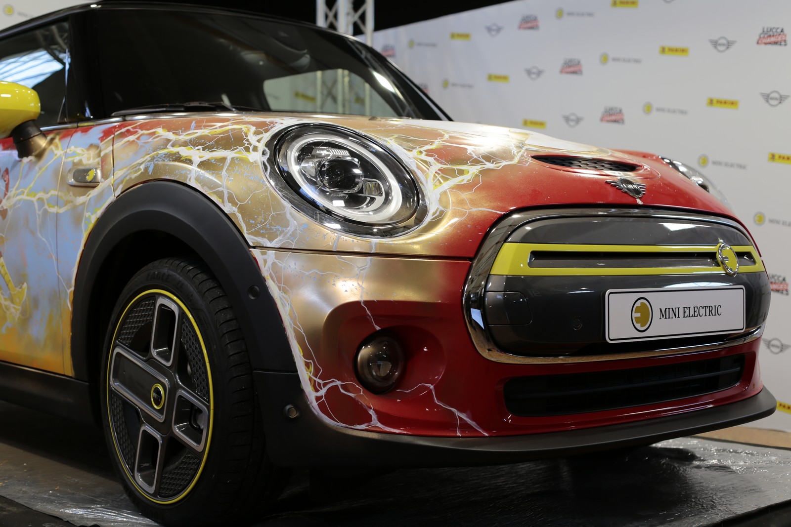 MINI COOPER SE ‘THE FLASH’ TRIBUTE, foto 9