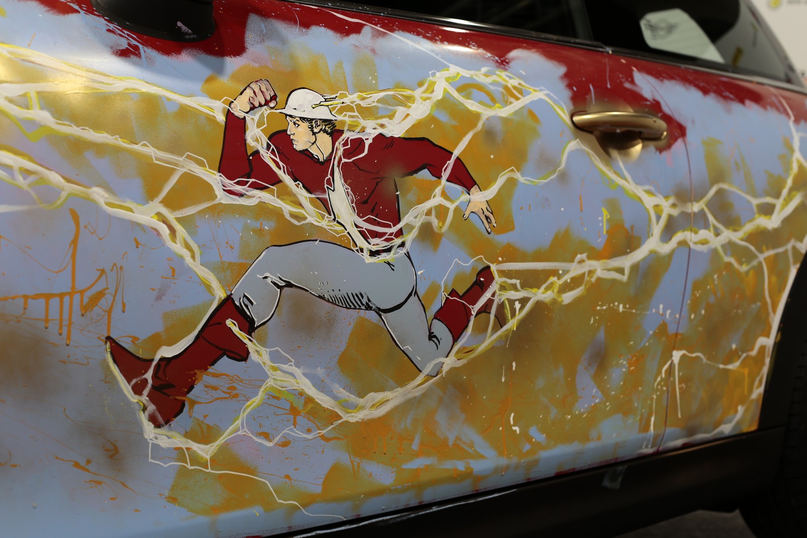 MINI COOPER SE ‘THE FLASH’ TRIBUTE, foto 12