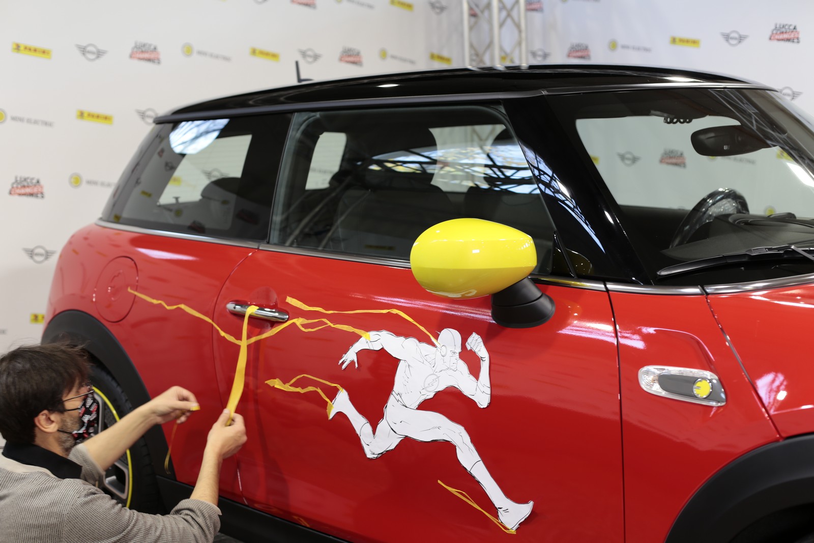 MINI COOPER SE ‘THE FLASH’ TRIBUTE, foto 23