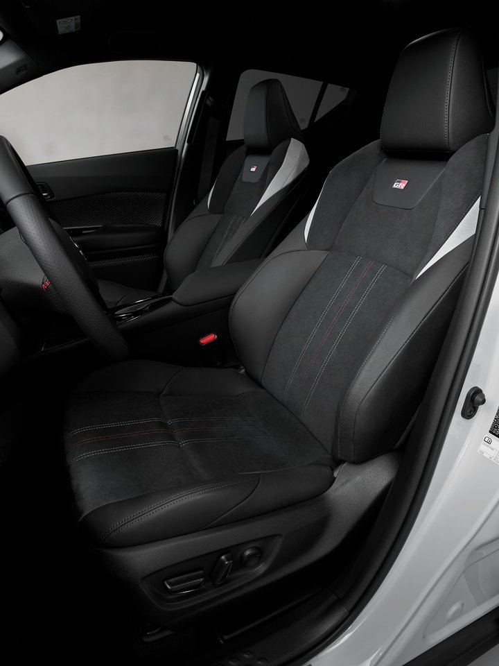 TOYOTA C-HR GR SPORT, foto 24