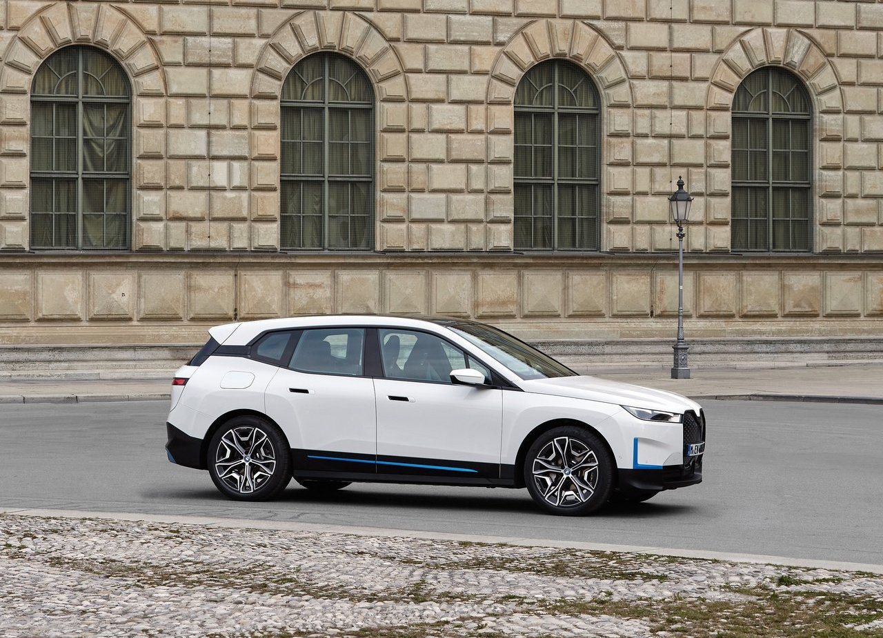 BMW iX, foto 15