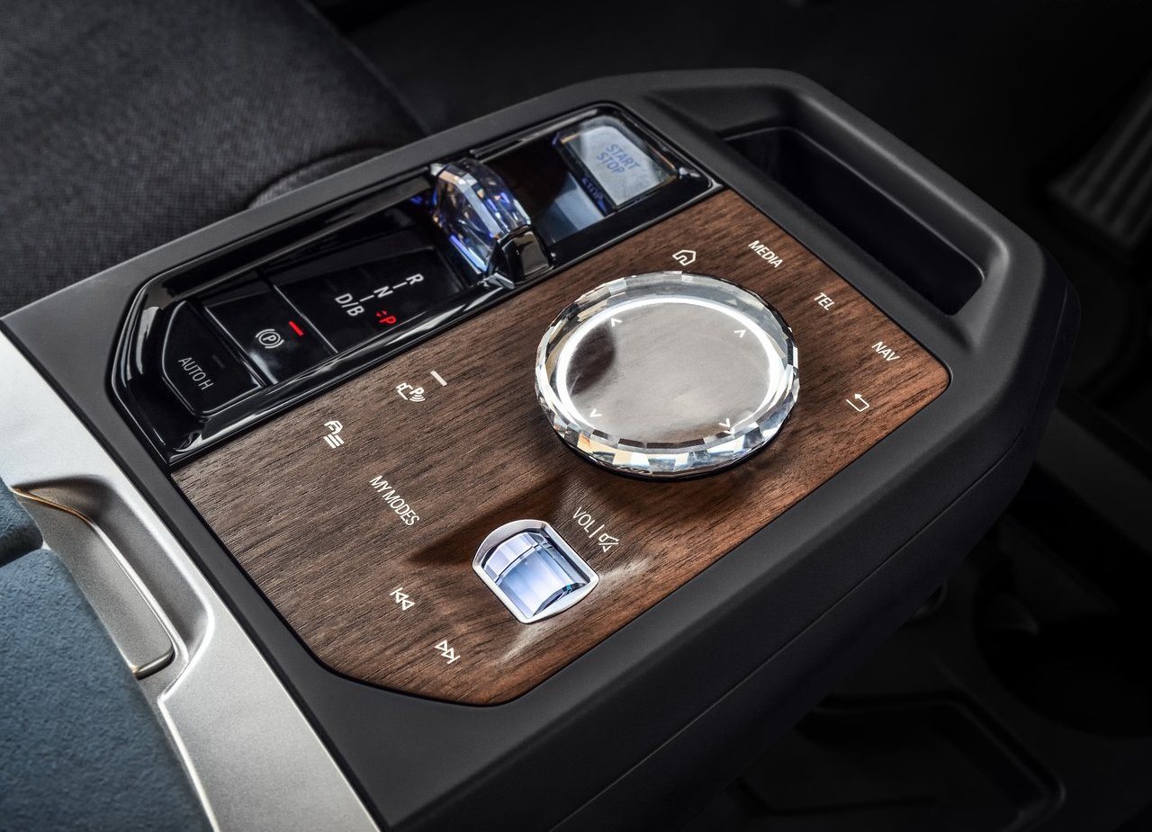 BMW iX, foto 156
