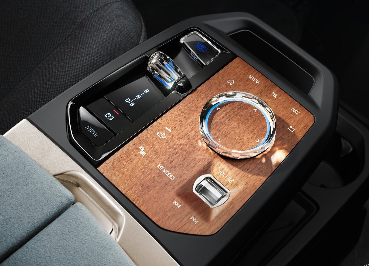 BMW iX, foto 157