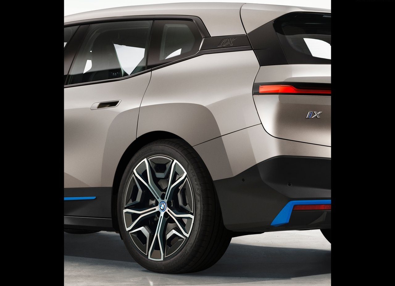 BMW iX, foto 201