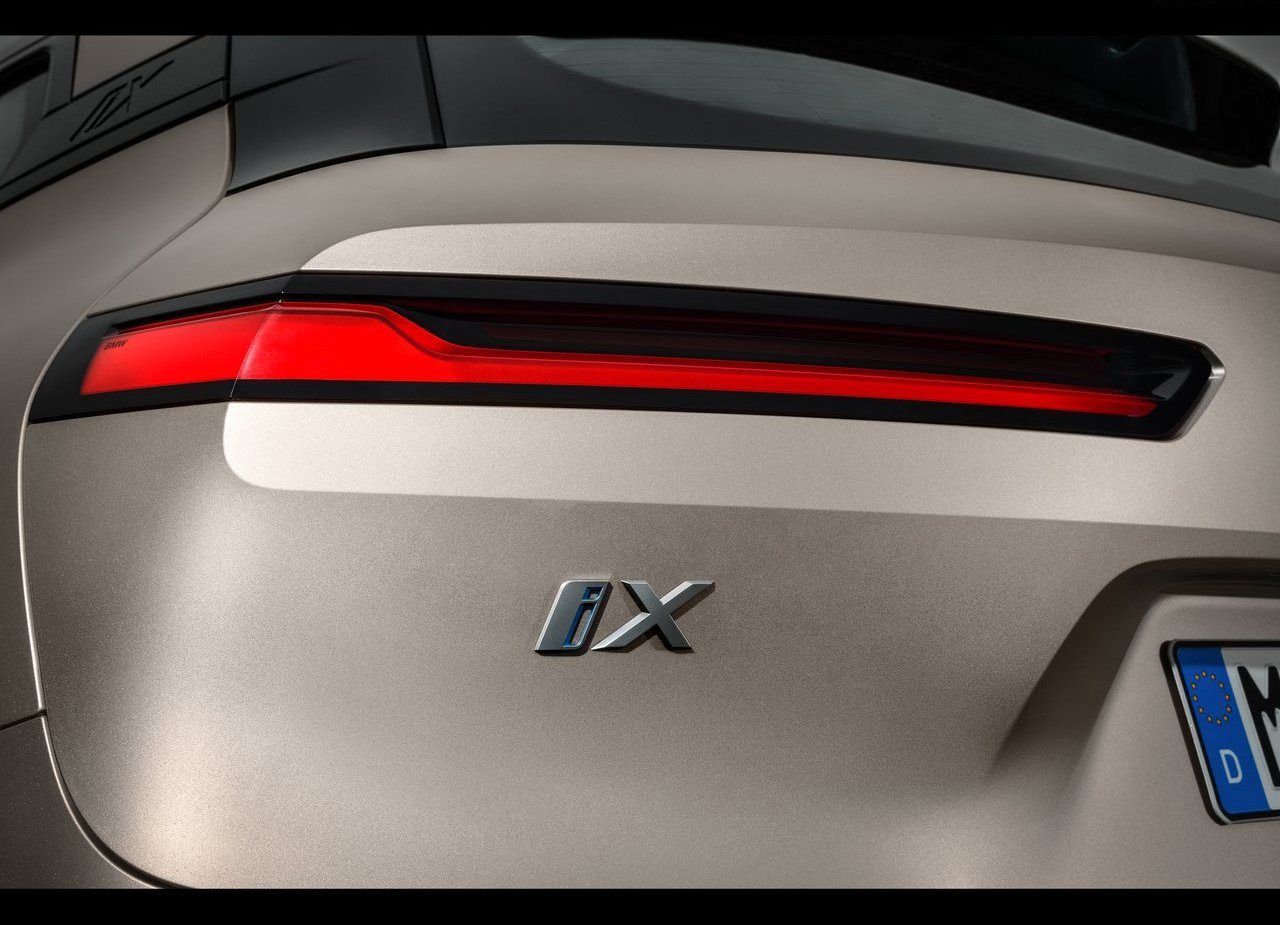 BMW iX, foto 203