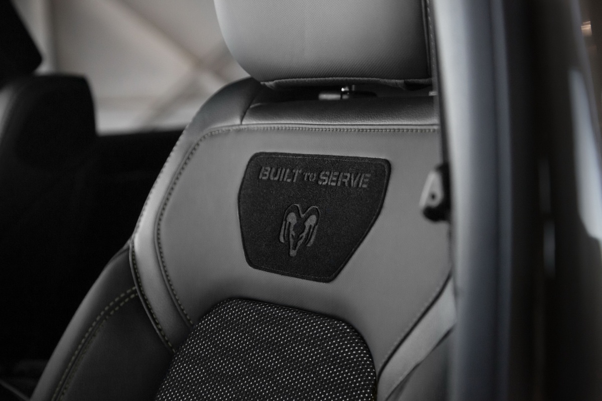 RAM 1500 'BUILT TO SERVE' EDITION, foto 4