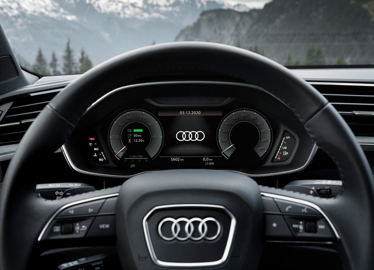 AUDI Q3 45 TFSIe, foto 31
