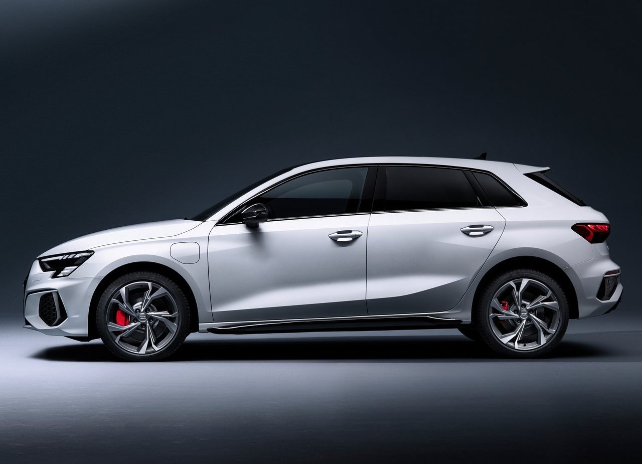 2021 - AUDI A3 SPORTBACK 45 TFSIe, foto 2