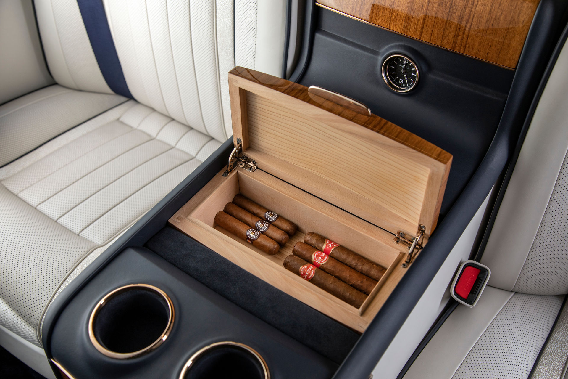 2020 - MERCEDES-BENZ V ‘ARTISAN EDITION’ BY OKÇU, foto 6