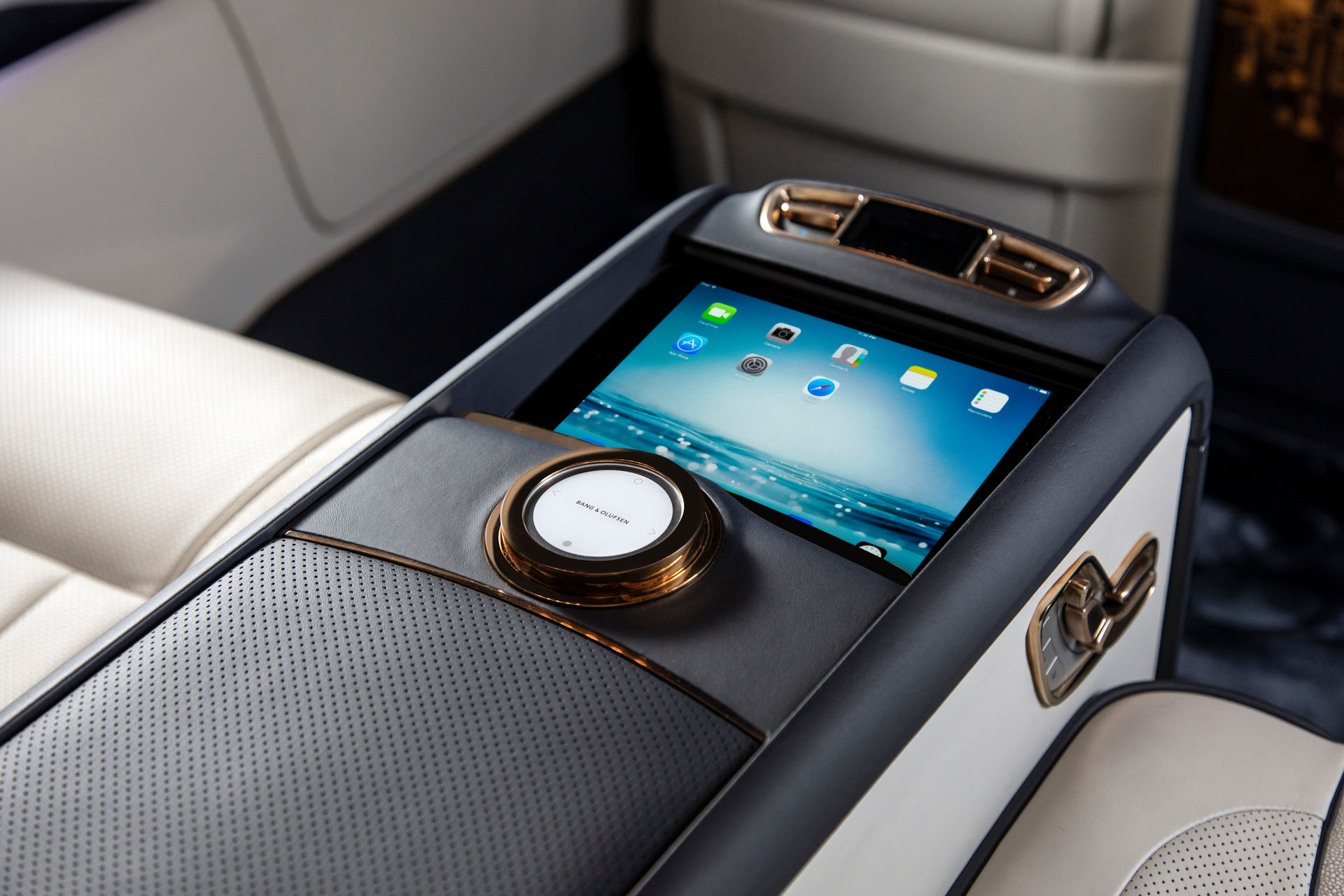 2020 - MERCEDES-BENZ V ‘ARTISAN EDITION’ BY OKÇU, foto 7