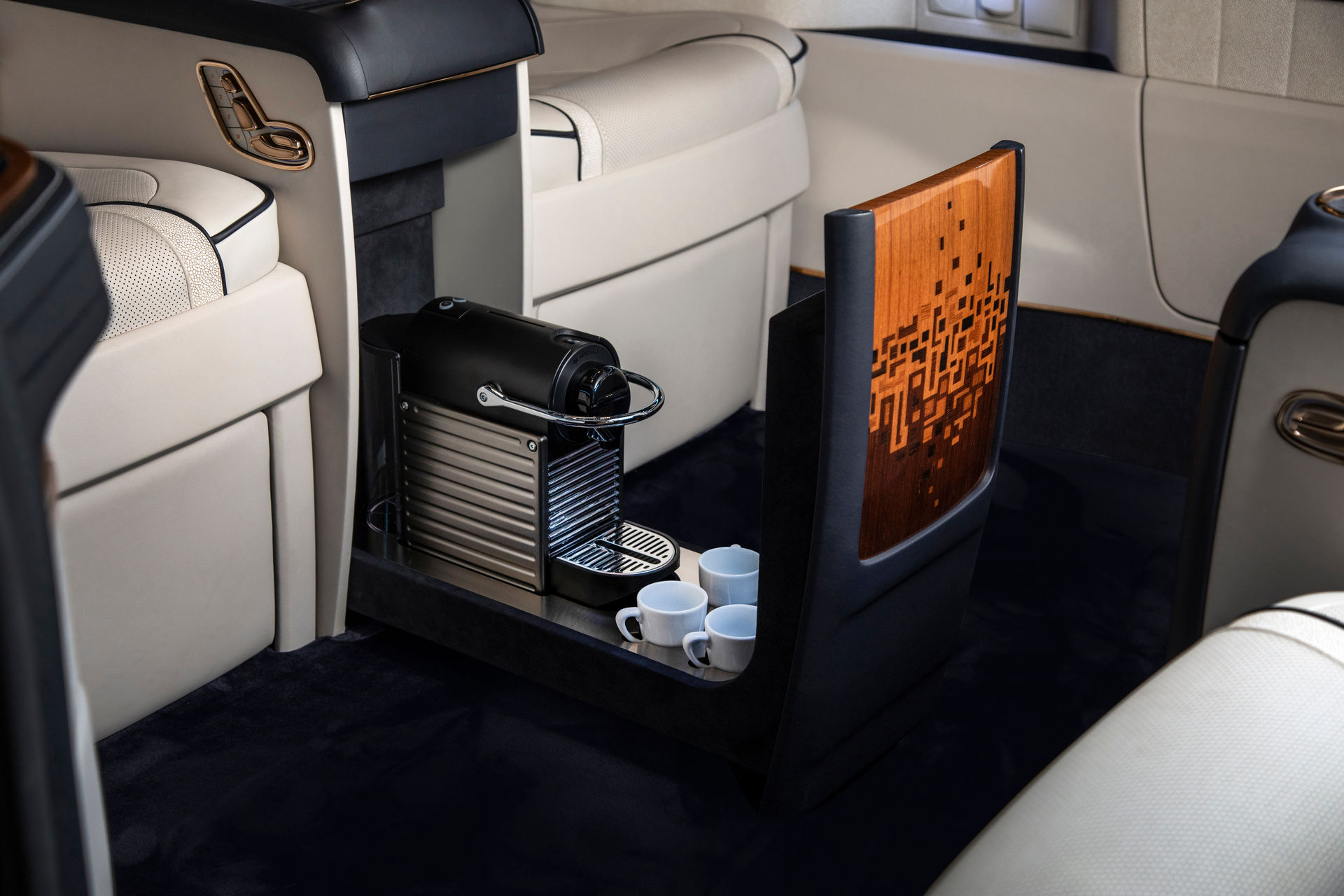 2020 - MERCEDES-BENZ V ‘ARTISAN EDITION’ BY OKÇU, foto 8