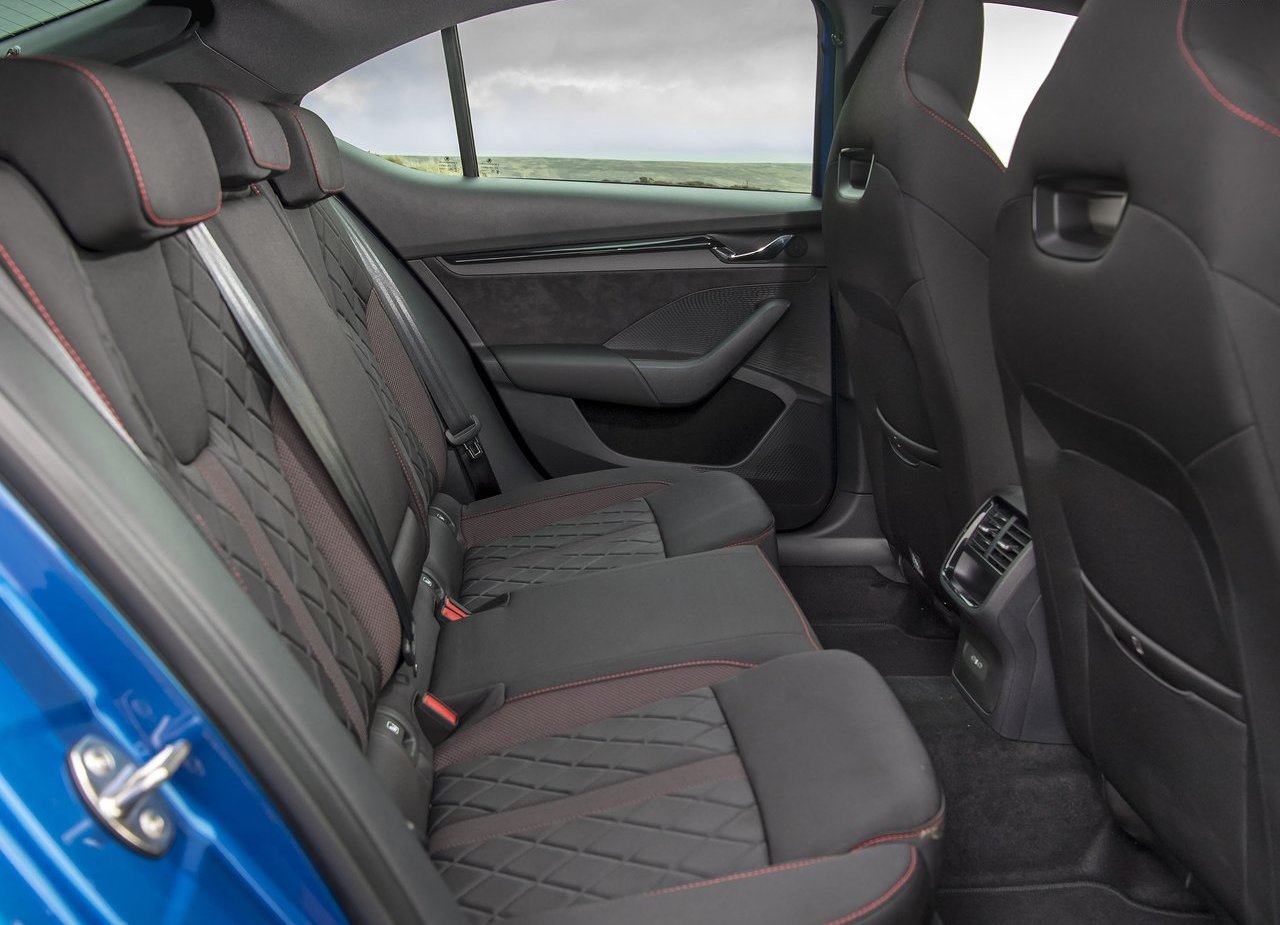 2020 - SKODA OCTAVIA RS UK VERSION, foto 21
