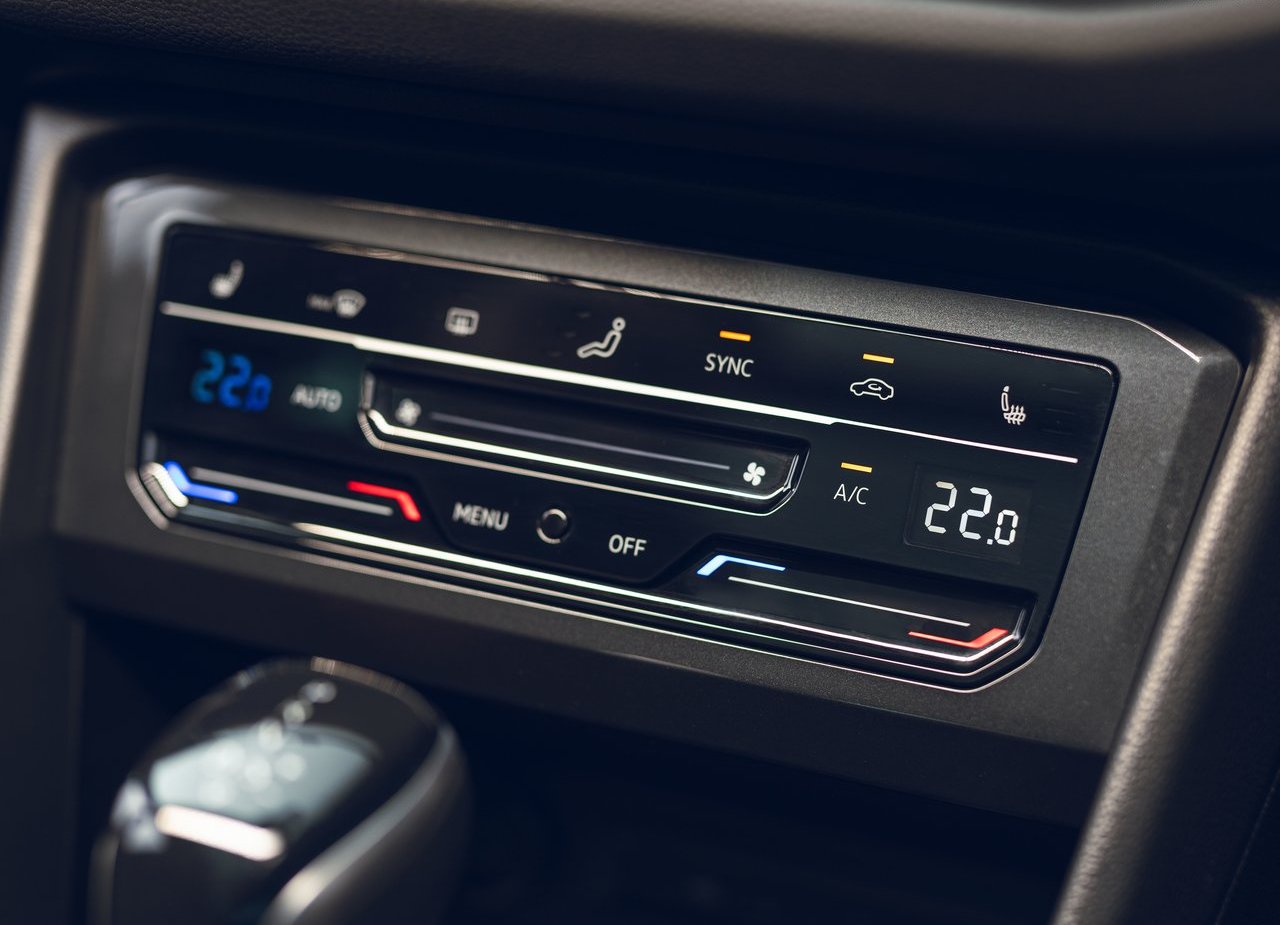2021 - VOLKSWAGEN TIGUAN R-LINE UK VERSION, foto 63