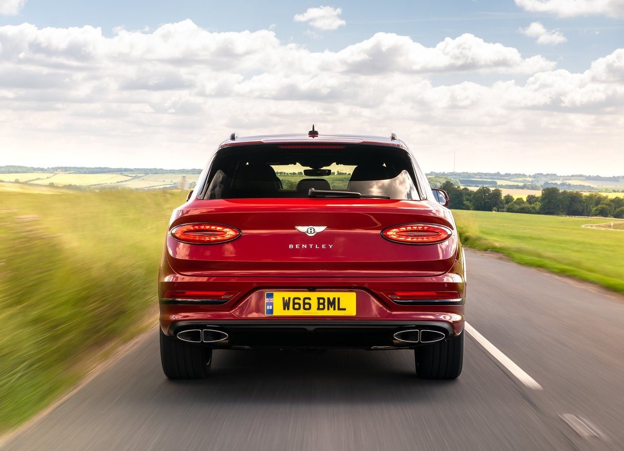 BENTLEY BENTAYGA HYBRID, foto 36