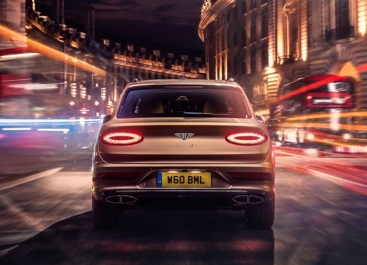 BENTLEY BENTAYGA HYBRID, foto 37