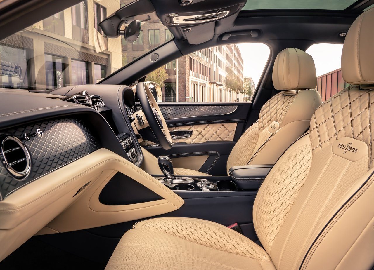BENTLEY BENTAYGA HYBRID, foto 43